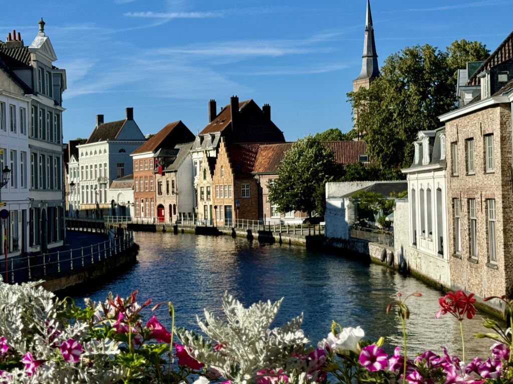 The canal in the morning sun
